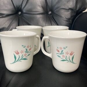 CORNING USA Floral Coffee cups microwave ok white pink green coffee cups vintage